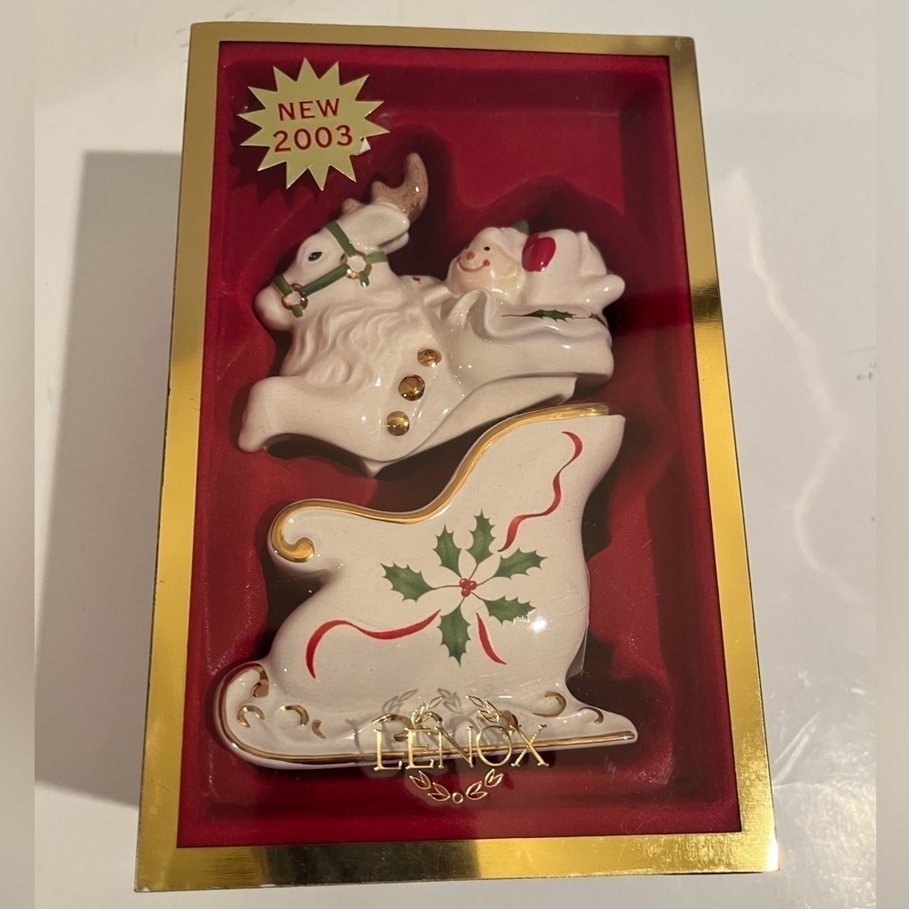 New in Box Lenox Holiday Stackable Reindeer and Sleigh Salt and Pepper Shakers